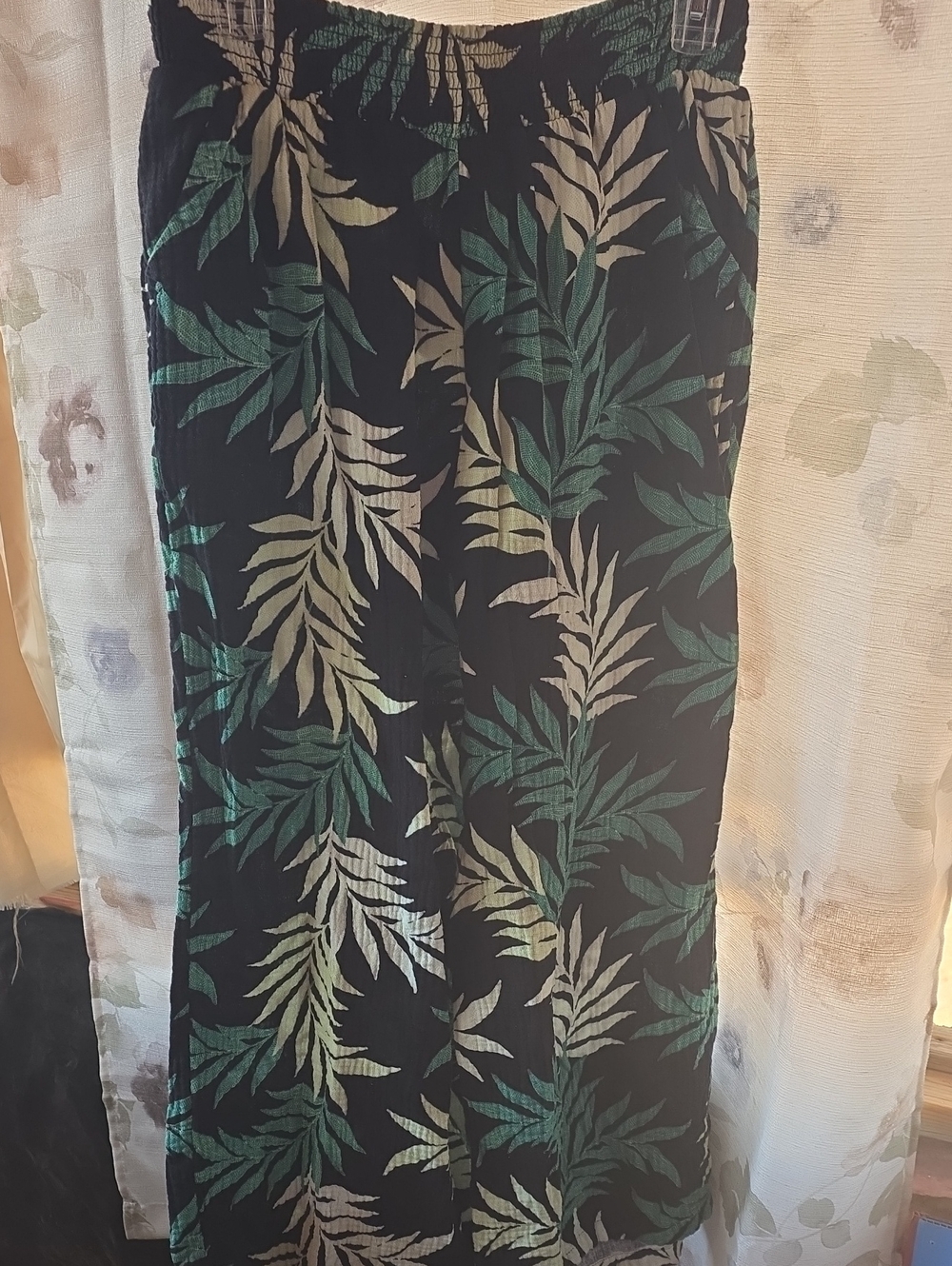 Wide Leg Tropical Print Pants in Black and Green